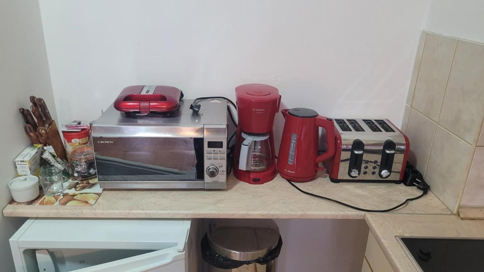 בורובץ Flora Apartments Tmf מראה חיצוני תמונה