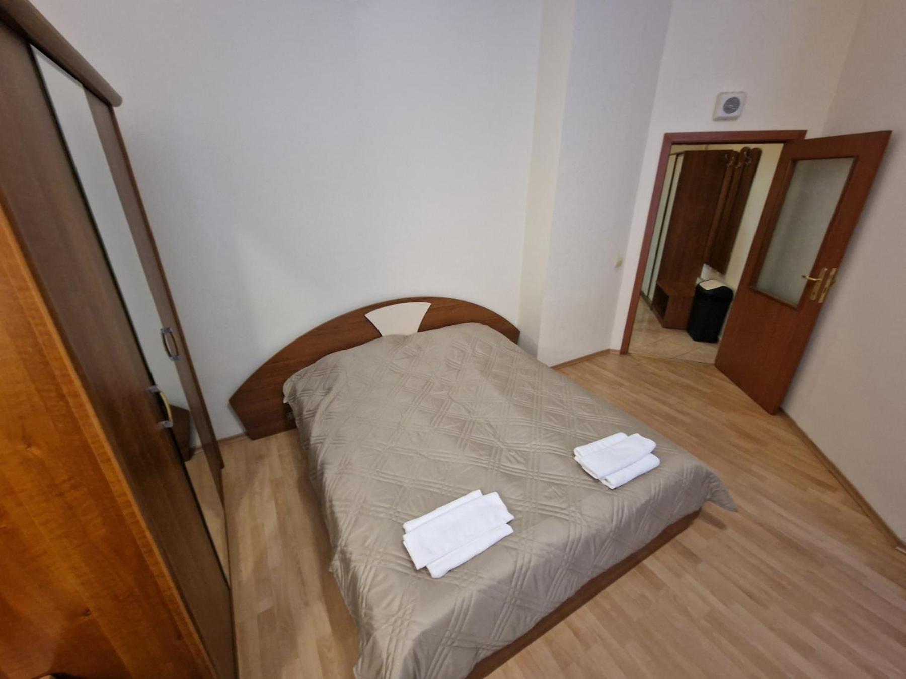 בורובץ Flora Apartments Tmf מראה חיצוני תמונה