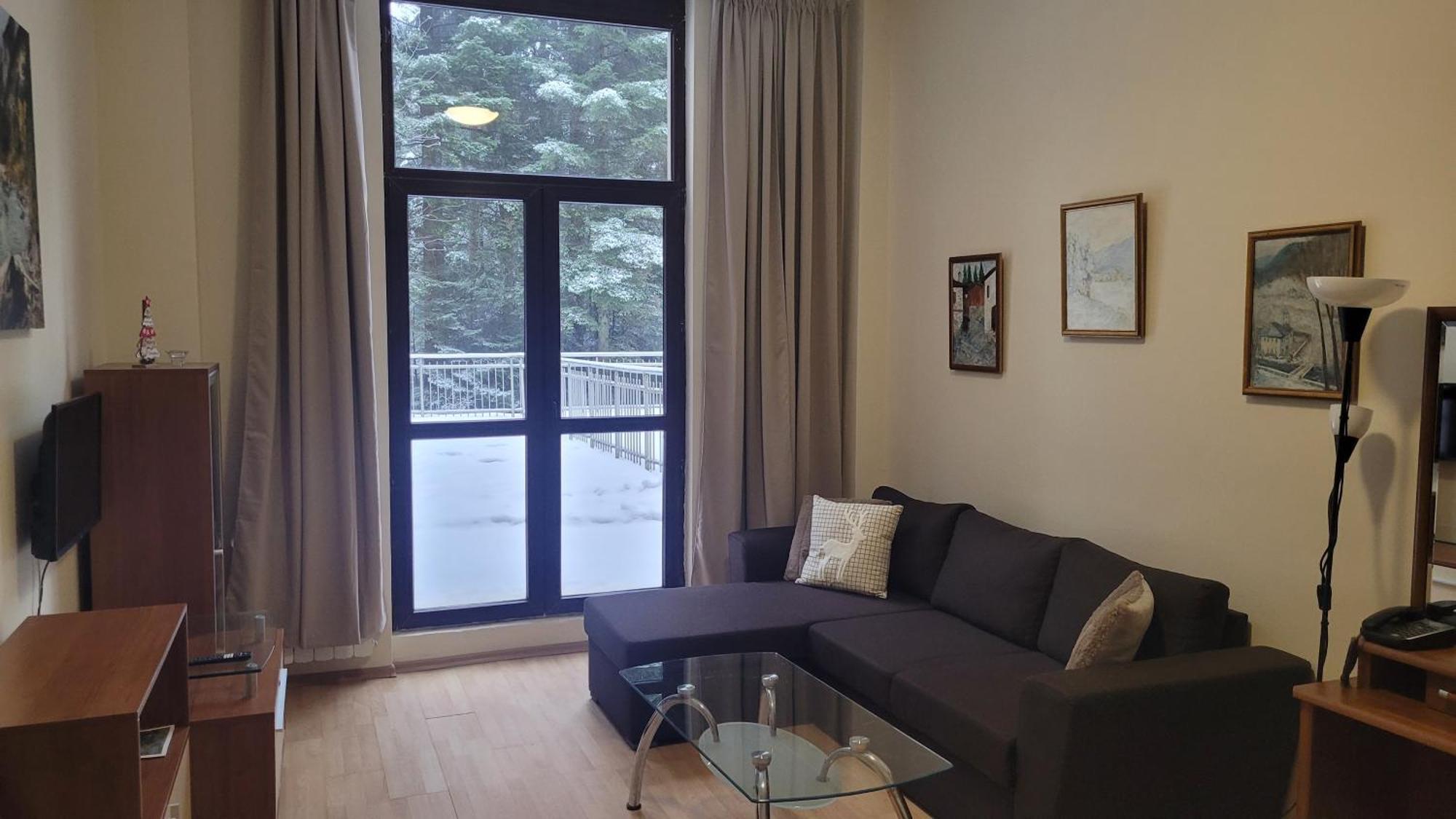 בורובץ Flora Apartments Tmf מראה חיצוני תמונה