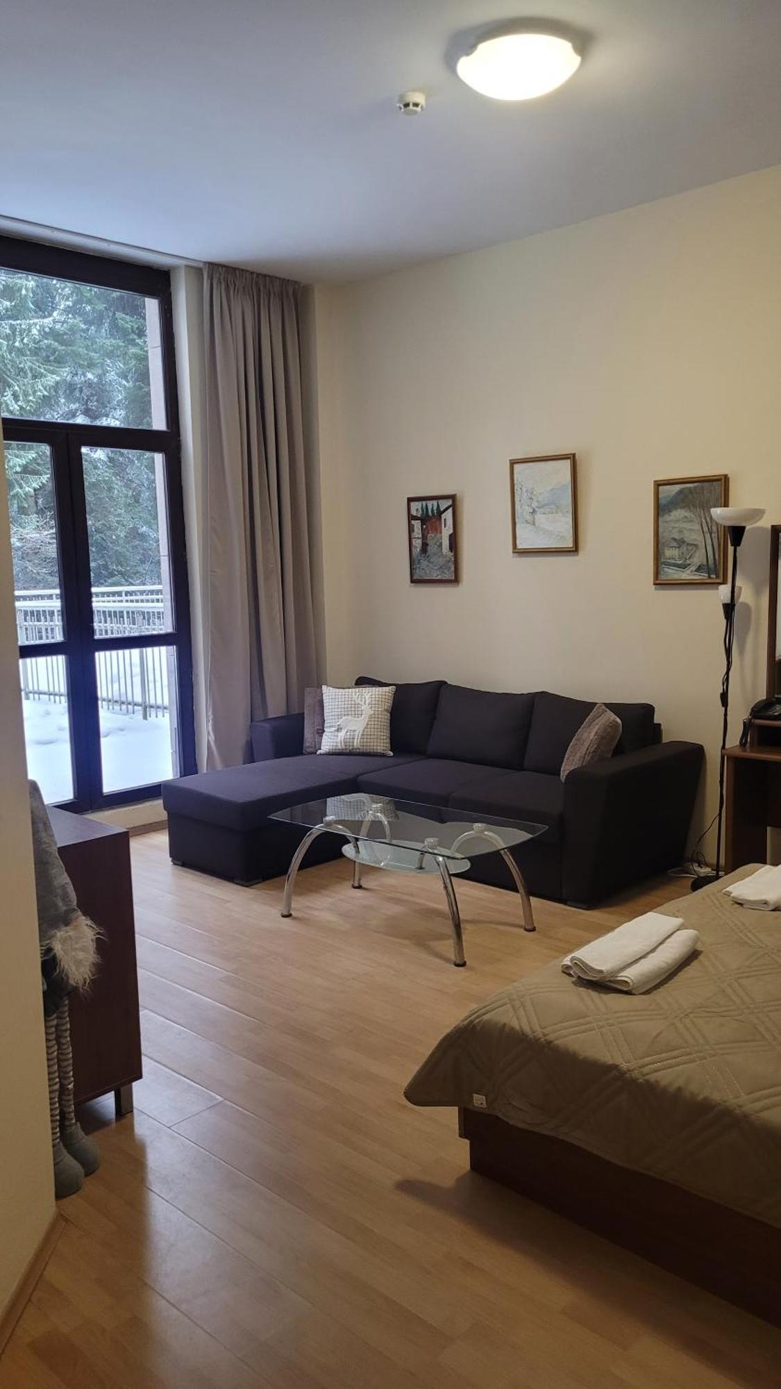 בורובץ Flora Apartments Tmf מראה חיצוני תמונה